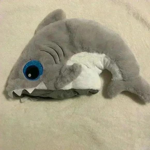 Shark hat in gray white blue & black very soft. NWOT Could used for a snuggly - Picture 1 of 7